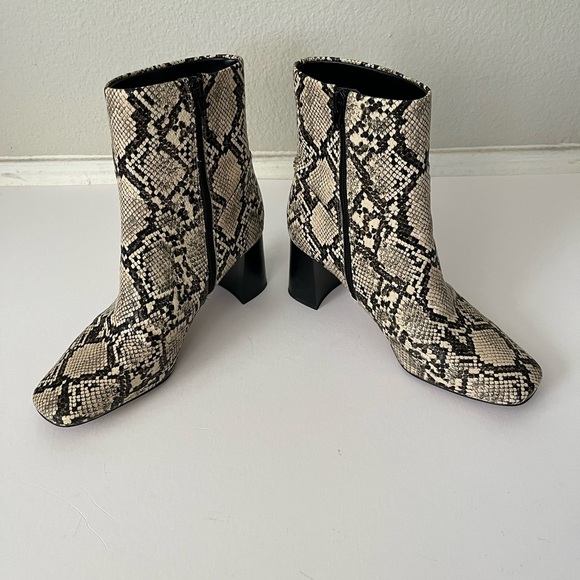 Nordstrom Snakeskin Square Toe Heeled Booties Women’s Size 9 - Picture 7 of 14